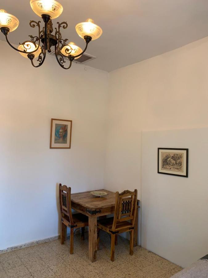 בית האבן העתיק מ-1885 עם מגונית פרטית בחצר Rosh Piná Exterior foto